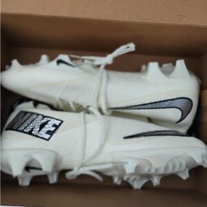 Nike Vapor edge 360 untouchable (Size 10)